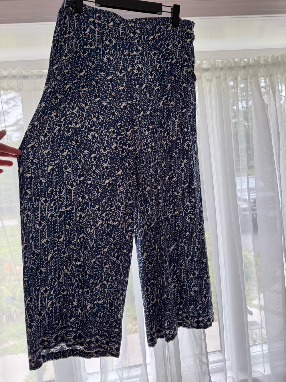 Max Studio Navy and Cream Wide Leg Printed Pants